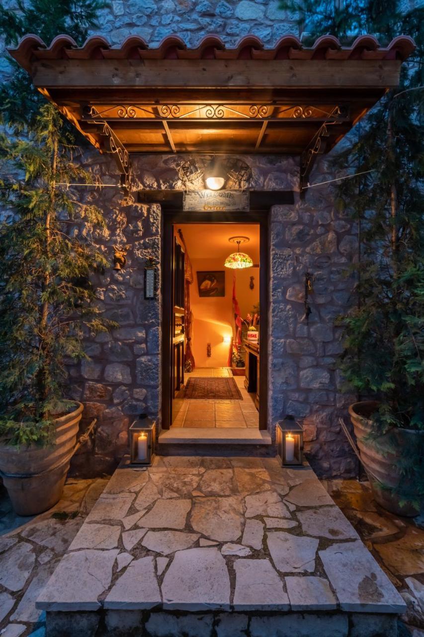 Ontas Guesthouse & Spa Arachova Bagian luar foto